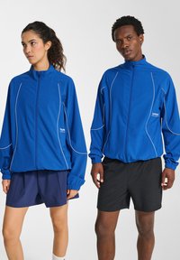 Спортивная куртка