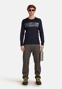 Спортивная майка