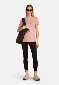 Спортивная майка