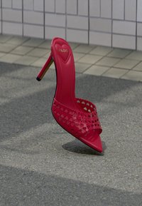 Босоножки на каблуке Босоножки на каблуке