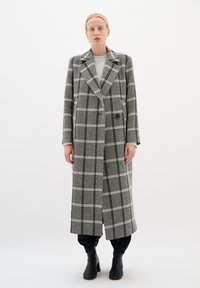 Шерстяное пальто Шерстяное пальто