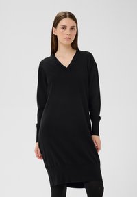 Вязаное платье