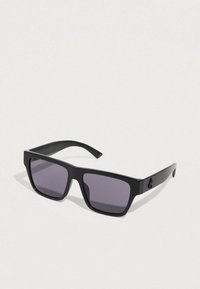 Солнечные очки Солнечные очки