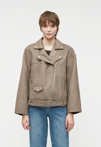 Байкерская куртка