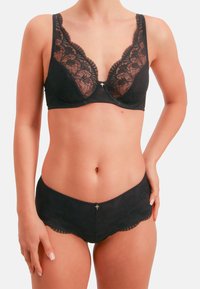 Бюстгальтер