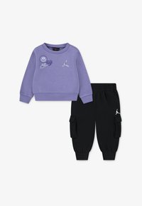 Набор одежды