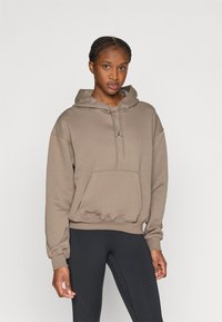 Спортивная толстовка