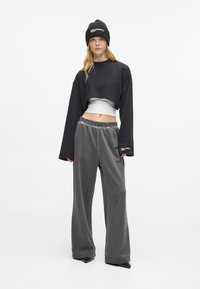 Спортивные штаны