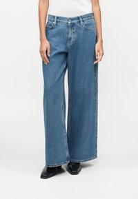 Широкие брюки