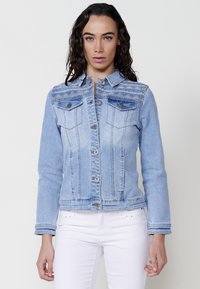 Джинсовая куртка