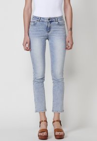 Джинсы Джинсы