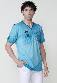 Футболка Футболка