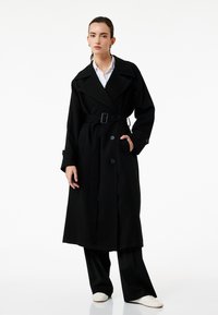 Тренч Тренч