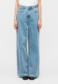 Джинсы бойфренда