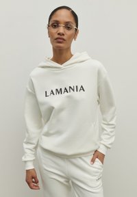 Пуловер с капюшоном