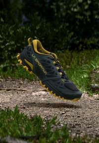 Беговые кроссовки