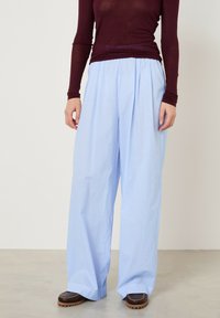 Широкие брюки