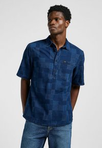 Рубашка с коротким рукавом