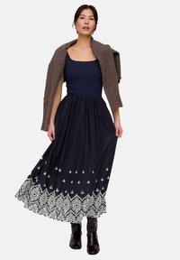 Платье макси