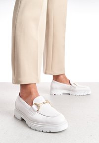 Полуботинки