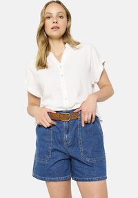 Джинсовые шорты