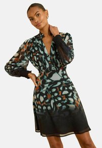 Короткое платье Короткое платье