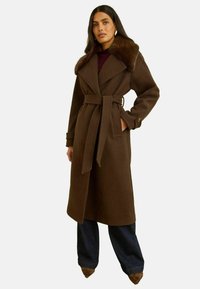 Шерстяное пальто