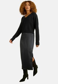 Вязаное платье Вязаное платье