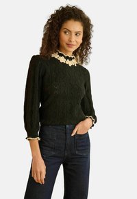 Пуловер с рукавом три четверти