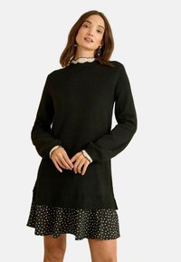 Вязаное платье