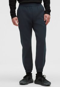 Спортивные штаны Спортивные штаны