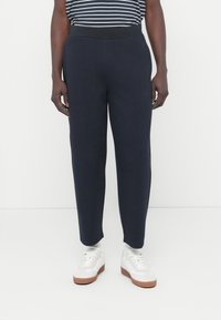 Спортивные штаны