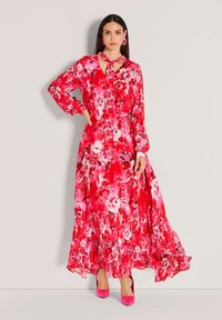 Платье макси