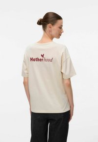 Футболка для беременных