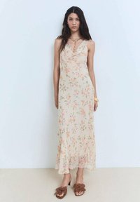 Пляжное платье