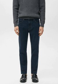 Узкие джинсы