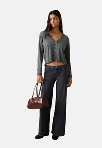 Вязаная кофта