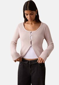 Вязаная кофта