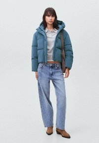 Зимняя куртка