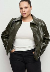 Кожаная куртка