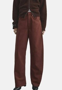 Свободные джинсы