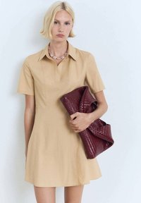 Короткое платье