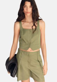 Шорты Шорты