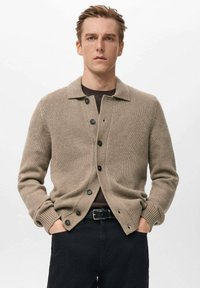 Вязаная кофта