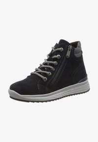 Ботинки на шнуровке