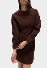 Короткое платье