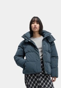 Зимняя куртка