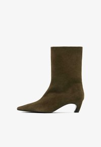 Полусапожки Полусапожки