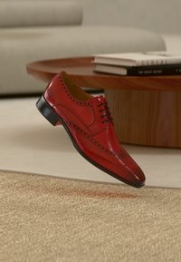 Ботинки на шнуровке