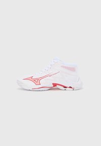 Кроссовки для зала